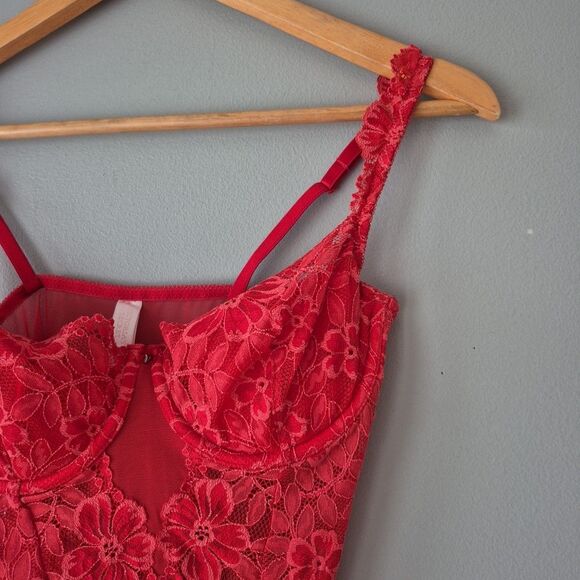 Victoria's Secret Vintage Y2K Red Floral Mesh Lace Thong Bodysuit Womens 36C - Picture 2 of 13